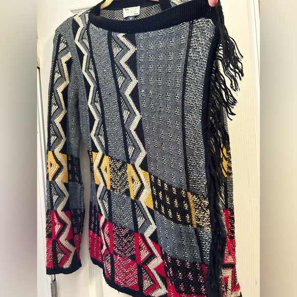 Colorful Geometric Fringe Cardigan - Picture 2 of 4
